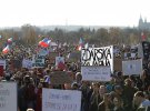 В Праге 200 тыс. человек митингуют против премьера Бабиша. Требуют продать бизнес или уйти в отставку.