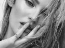 Южноафриканская модель Кэндис Свэйнпоул снялась обнаженной в рекламном фотосете ювелирных украшений