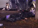 У Києві в лоб зіткнулися Mercedes Sprinter і Toyota RAV4. Загинули двоє чоловіків, ще 8 людей постраждали