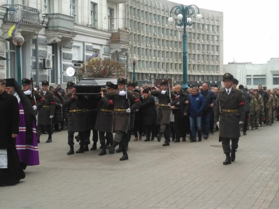 В Сумах ховають загиблого в ООС полковника Євгена Коростельова. Фото: sumy.today