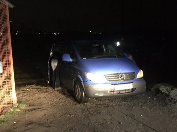 Водолази обстежили 250  м кв акваторії річки Дніпро. Авто було на глибині 6 м за 20 м від берега