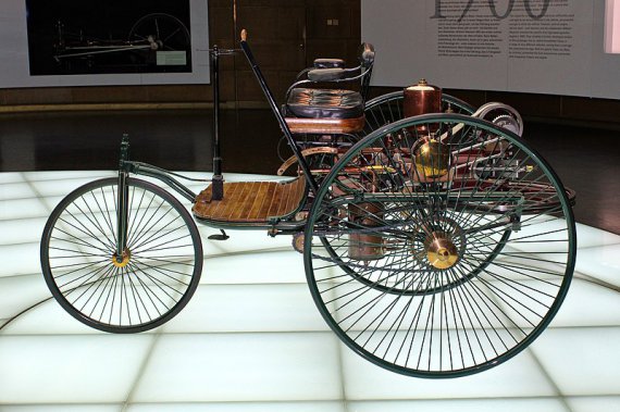 Первый трехколесный автомобиль Benz Patent Motorwagen