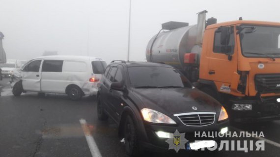 У районі Клеверного мосту під Одесою сталося   три зіткнення за участю 17 машин