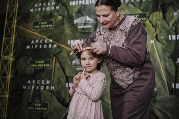 Дочь Арсена Мирзояна 3-летняя Нина и ее бабушка Нина Митвиенко