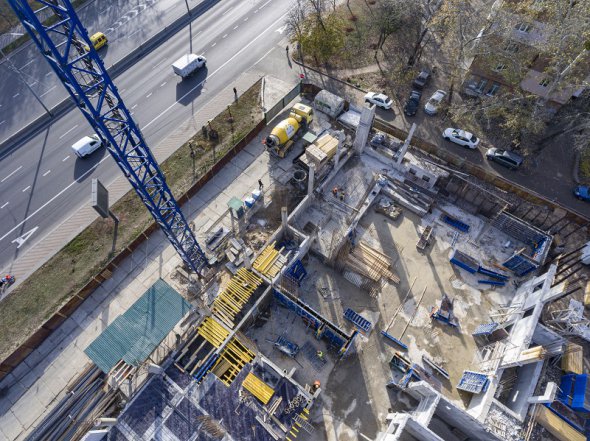 У 2019 році ІБК ОБРІЙ розпочав реновацію чужого довгобуду по вул. Олени Теліги  25