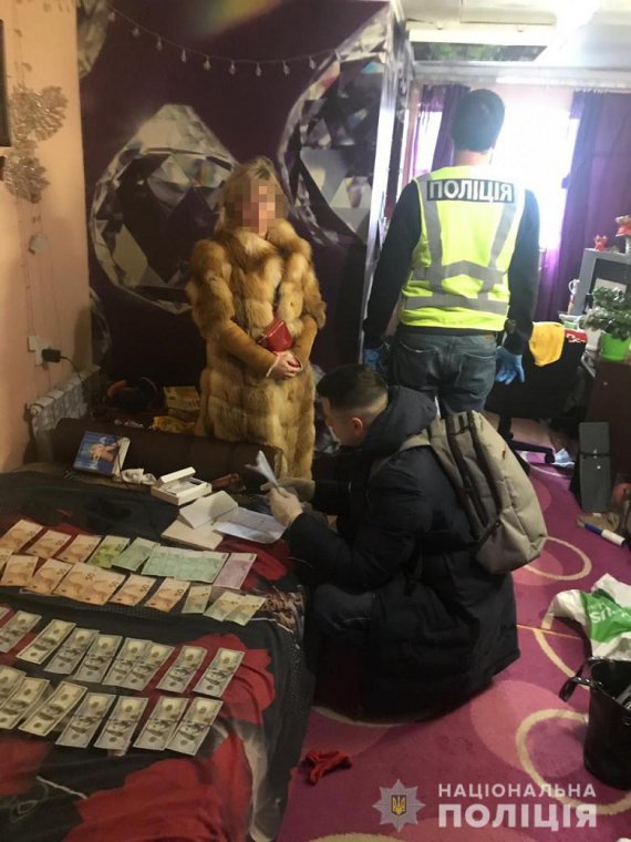 В Киеве бывший полицейский открыл три борделя, в которых работали 75 проституток