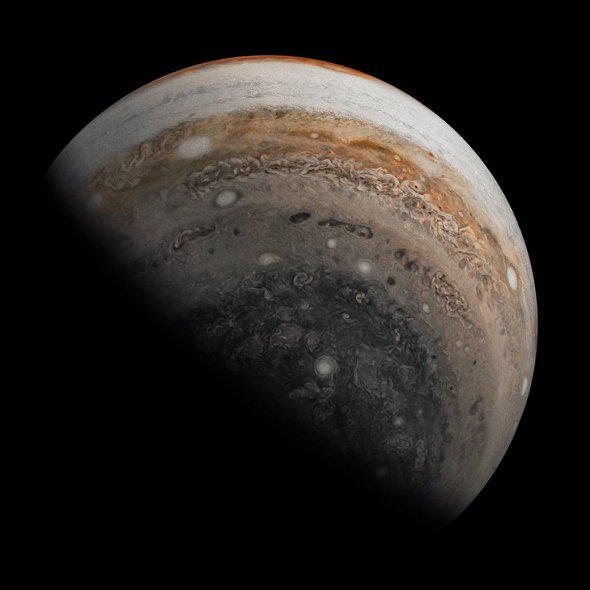 Показали южную часть Юпитера. Фото: NASА