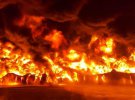 У російському місті Санкт-Петербург  палають   складські приміщеннях митниці