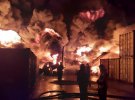 У російському місті Санкт-Петербург  палають   складські приміщеннях митниці