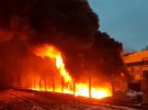У Полтаві сталася пожежа виробничих приміщень на площі понад 1,5 кв. км.