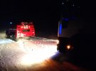 На Полтавщине из снежного плена вытащили 12 грузовиков в сутки