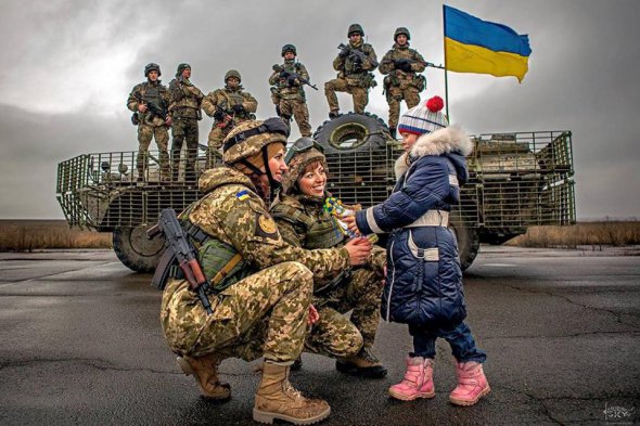 Українці найбільше довіряють своїй армії