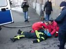 9 декабря в Одессе прощаться с спасателем 43-летним Сергеем Шатохин. Он получил тяжелые травмы во время ликвидации пожара в Одесском колледже экономики, права и гостинично-ресторанного бизнеса