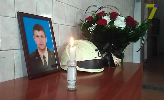 В Одесі прощаються  із загиблим рятувальником 43-річний Сергієм Шатохіним