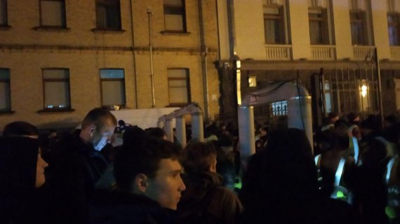 В ОП проходит второй день акции "Варта на Банковой". Фото: София Староконь