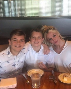 Певица Бритни Спирс хочет проводить больше времени со своими сыновьями Шоном и Джейденом.
