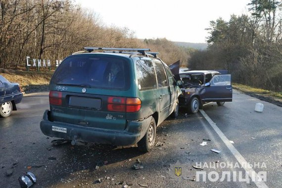 Під час аварії зі шкільним автобусом 10 дітей в салоні не постраждали