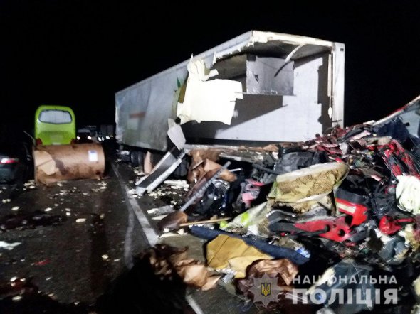 16 декабря на автодороге Копти-Глухов-Бачевск в Бахмаче районе зыштовхнулись рейсовый автобус и грузовик