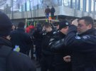 Во время митинга "Нацкорпус" облил правоохранителей зеленкой