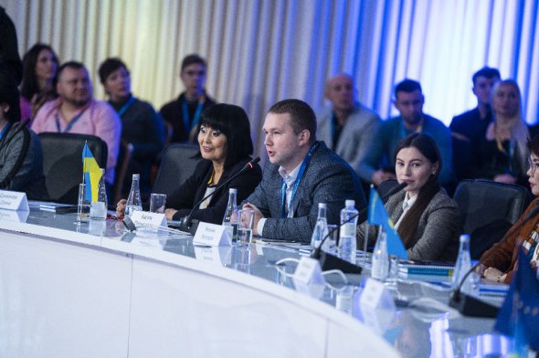 В "Українському домі" відбулось засідання Науково-дослідного центру щодо визначення чергових кроки щодо цифровізації України в законодавчому просторі