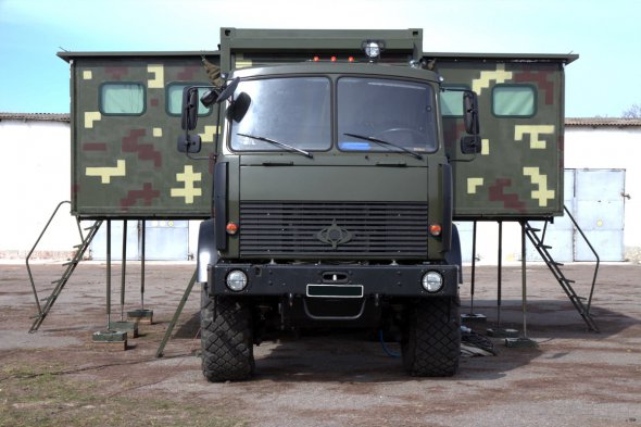 Новая командно-штабная машина с кузовом переменного объема на базе грузовика МАЗ-63172