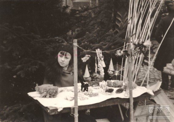 На різдвяних ярмарках у Кракові в 1930-х роках продавали іграшки ручної роботи 
