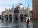 Очікується, що у переддень католицького Різдва, рівень води в місті знову підніметься