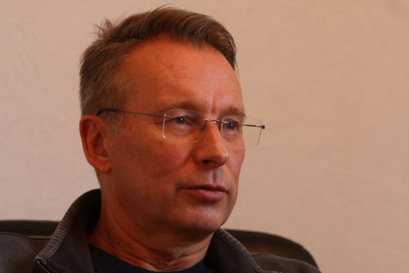 Мы не только не противостоим российской пропаганде, но и подыгрываем ей - Дмитрий Чекалкин