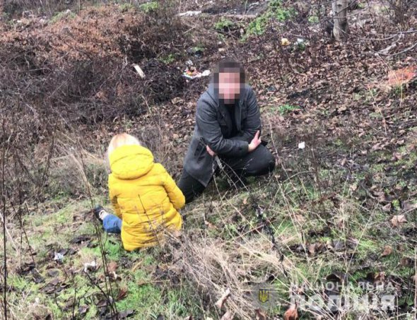 У   Харкові зловмисник тяжко поранив ножем поліцейського, який обміняв себе на заручницю