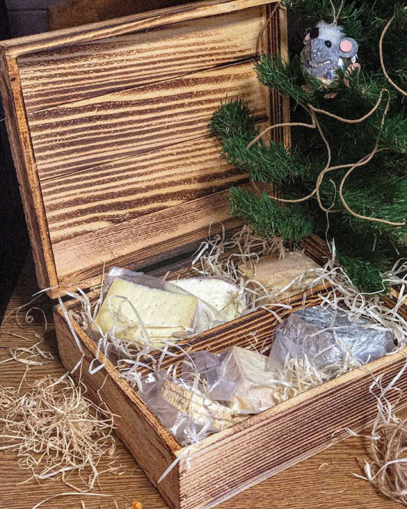 До Нового року створили спеціальний набір у святковому пакуванні