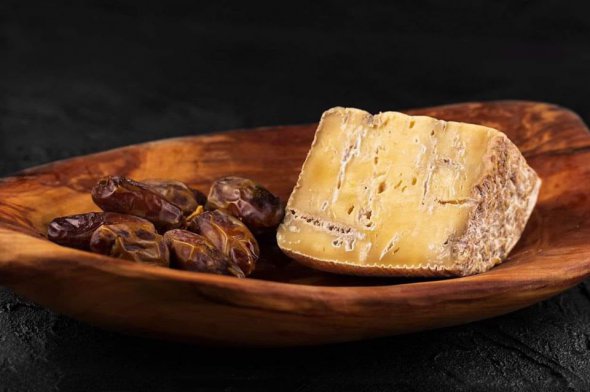 Вартість сиру від 320 до 500 грн за кг.