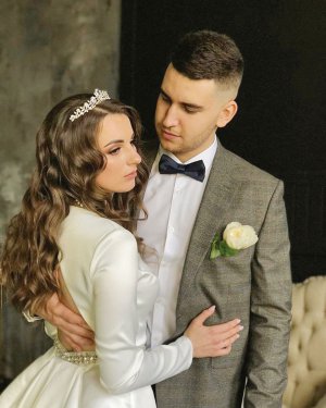 Марія-Барбара Кузьменко і Віктор Тур влаштували весілля у київському ресторані ”Форрест Клаб”. Запросили кілька десятків гостей
