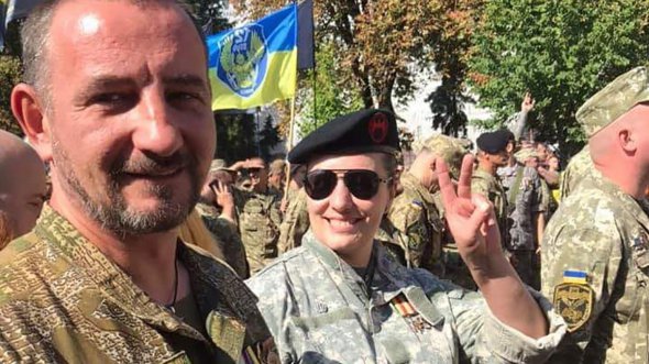 Волонтерка Інна Грищенко (Пума) та її чоловік - Владислав Грищенко (Буча) на Марші Захисників