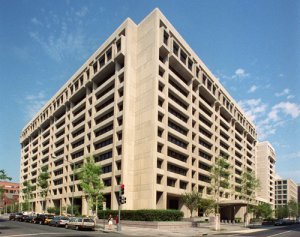 Штаб-квартира МВФ находится в Вашингтоне.
