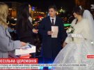 Моряк 20-річний Андрій Ейдер із коханою Мариною  одружилися  на Софіївській площі в Києві