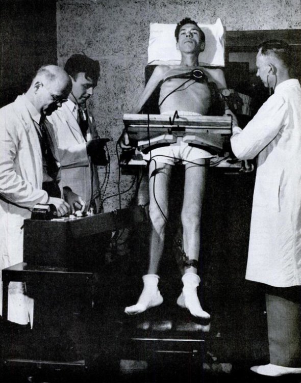 Во время голодания средняя частота сердцебиения у молодых людей резко снизилась: до голодания составляла 55 ударов в минуту, а после — всего 35. Объем крови сократился на 10 процентов, размеры сердца также уменьшились.
