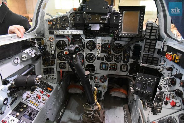 Кабина летчика МиГ-29МУ2