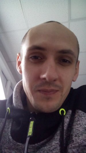 У селищі Знам’янка-2 на Кіровоградщині знайшли мертвим 29-річного Володимира Кундиловського.  Рідні підозрюють убивство
