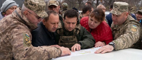 Президент України Володимир Зеленський під час свого візиту у Золоте