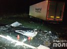 На автодорозі Львів – Шегині мікроавтобус Volkswagen врізався у вантажівку Mercedes. Загинули троє людей