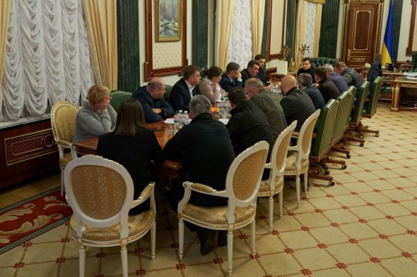 Богдана и Баканова на ночном совещании не было.