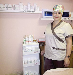 Наталія Бутенко з Волновахи Донецької області відкрила косметологічний кабінет. Вклала у власну справу майже 23 тисячі гривень. Раніше працювала медсестрою в лікарні