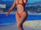 Бесстыдная Ким Кардашян показала пышные ягодицы на пляже в бикини без фотошопа