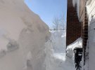 Рівень снігу подекуди перевищує 3 метри