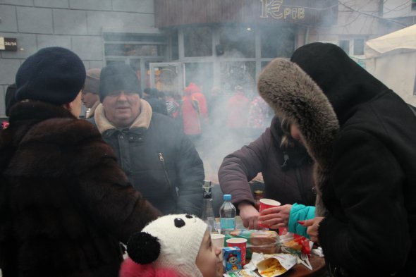 В центре Полтавы провели традиционный для зимних праздников "Сало - Fest"
