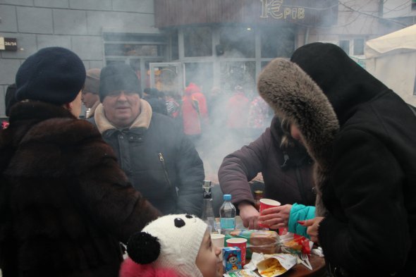 В центре Полтавы провели традиционный для зимних праздников "Сало - Fest"