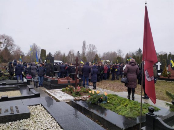 На Берковецькому кладовищі в Києві    поховали пілотів  рейсу PS 752 Олексія Наумкіна і Володимира Гапоненк
