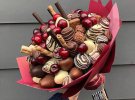 Подарунок на День Валентина: солодкі букети вражають закоханих