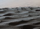 Волны на поверхности песчаной дюны