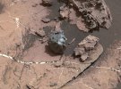 Марсоход нашел метеорит на поверхности Марса